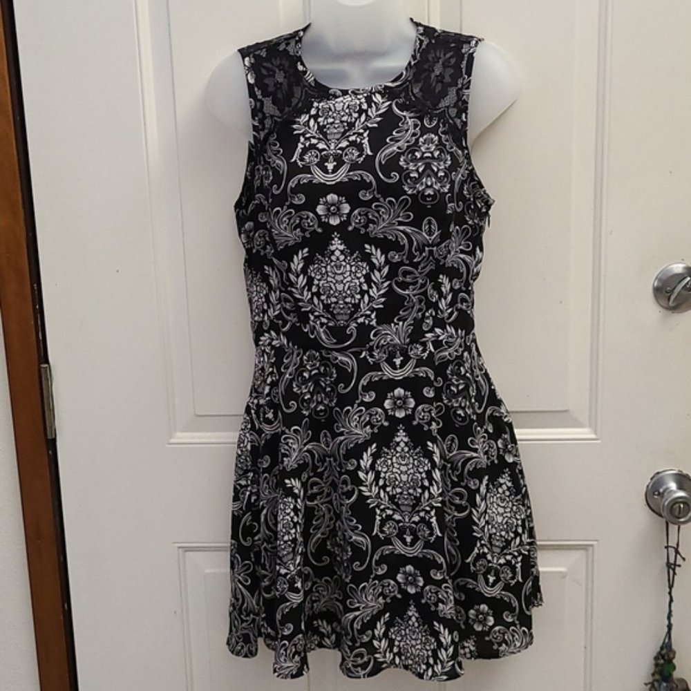 Forever 21 Black & White Dress